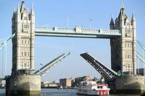 IES Abroad London - Study London Explore downtown London while you study abroad